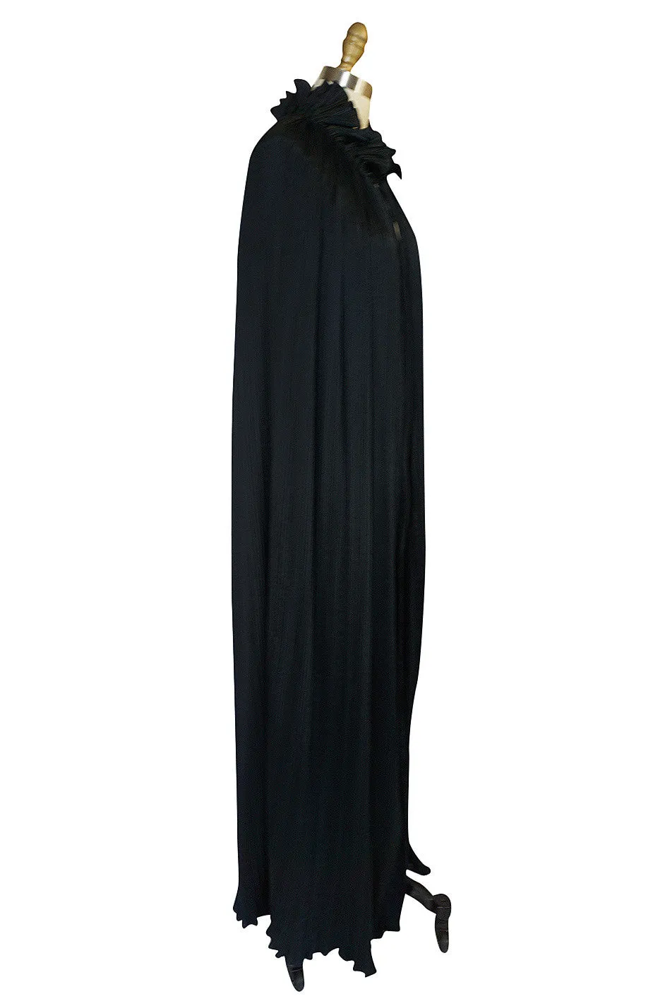 1970s Giorgio Sant'Angelo Flowing Pleated Black Cape