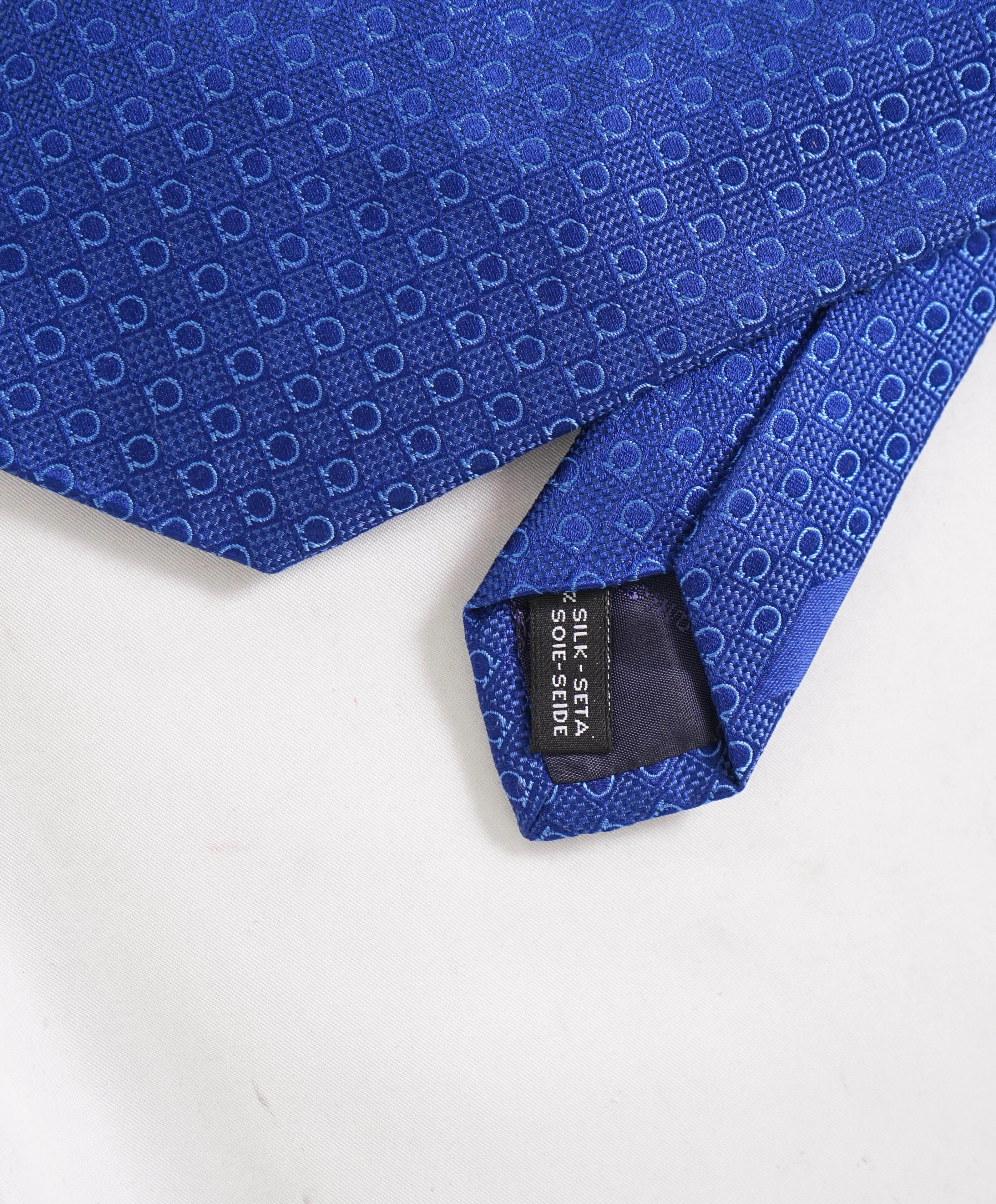 $200 SALVATORE FERRAGAMO - Blue Gancini Logo Tie 3.3" - Tie