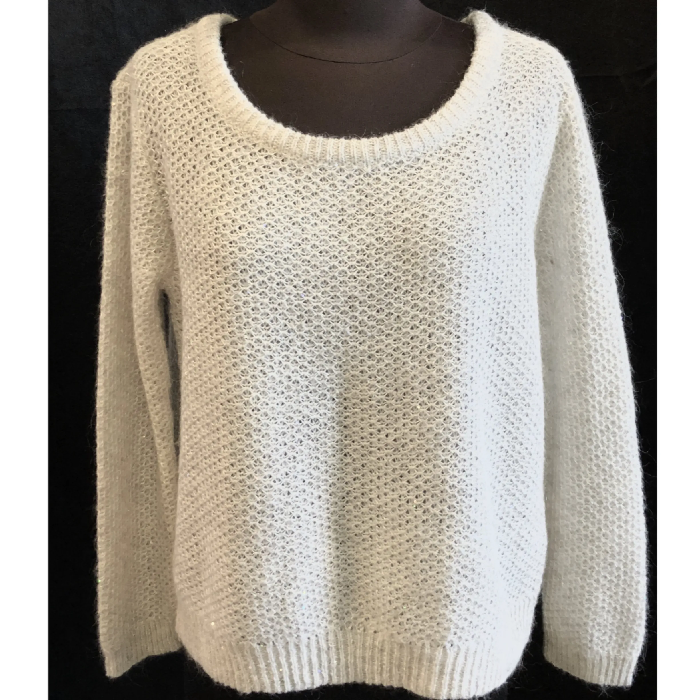 ALICE   OLIVIA Ivory Beige Long Sleeve Knit Sweater Size M NWT