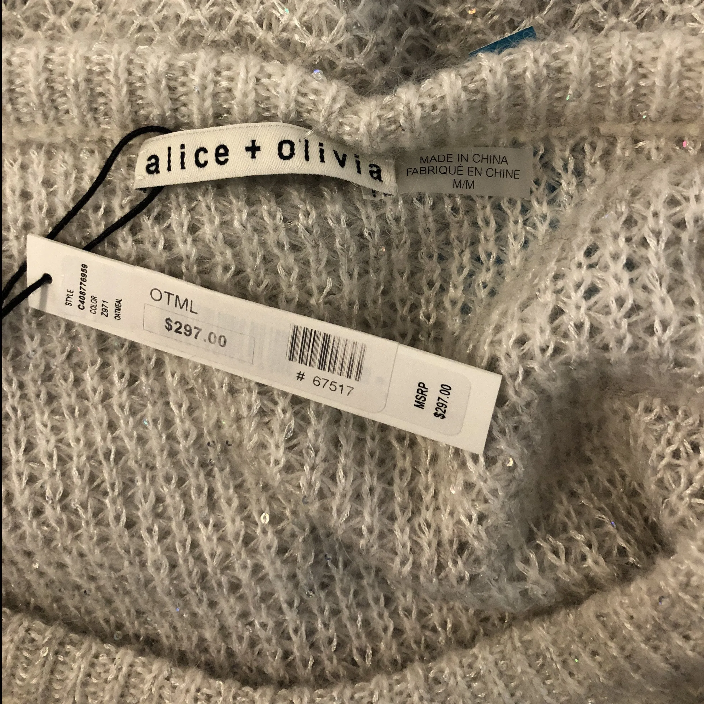 ALICE   OLIVIA Ivory Beige Long Sleeve Knit Sweater Size M NWT
