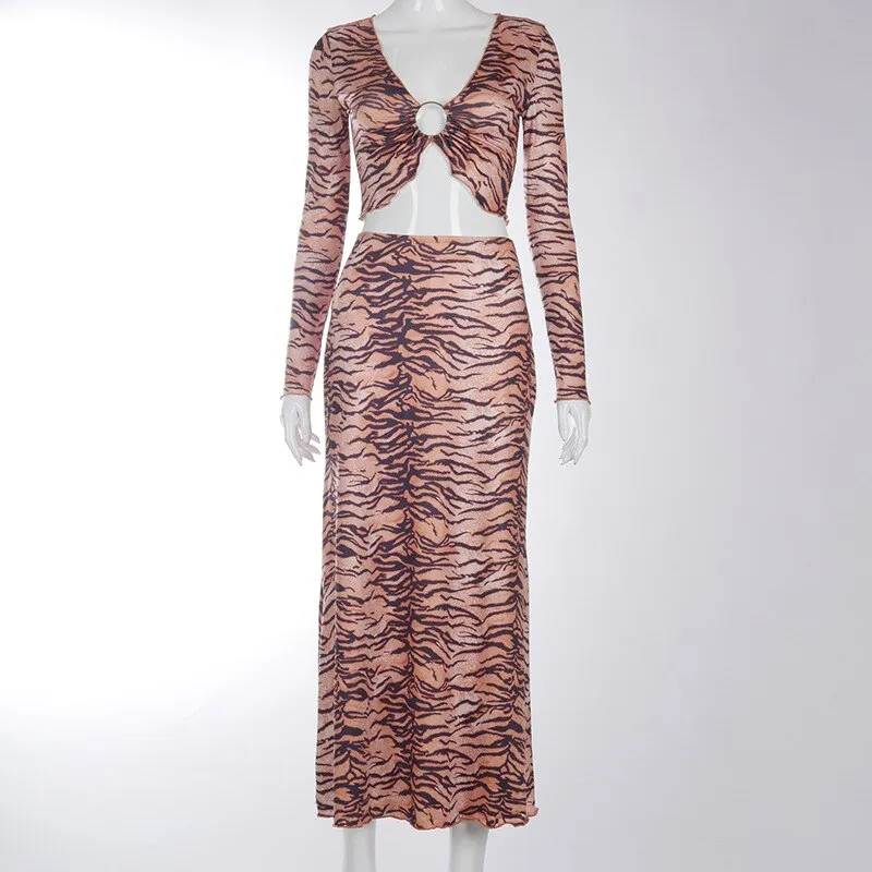 GACVGA Tiger Printed V-Neck Two Piece Set