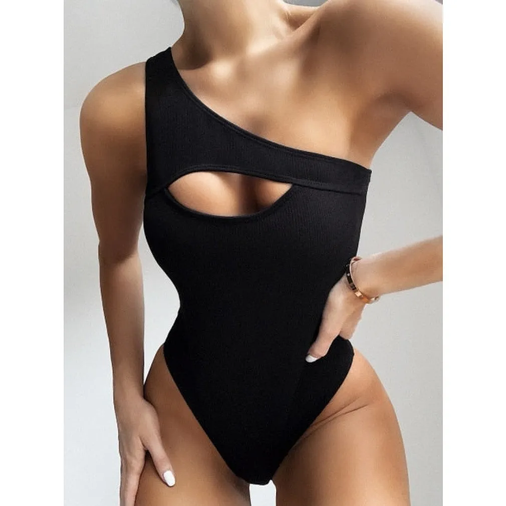 Gossina 2021 New Sexy Female Swimsuit Vintage One Piece Ruffled Push Up Solid Red Swimwear Women Monokini Padded Bathing Suits