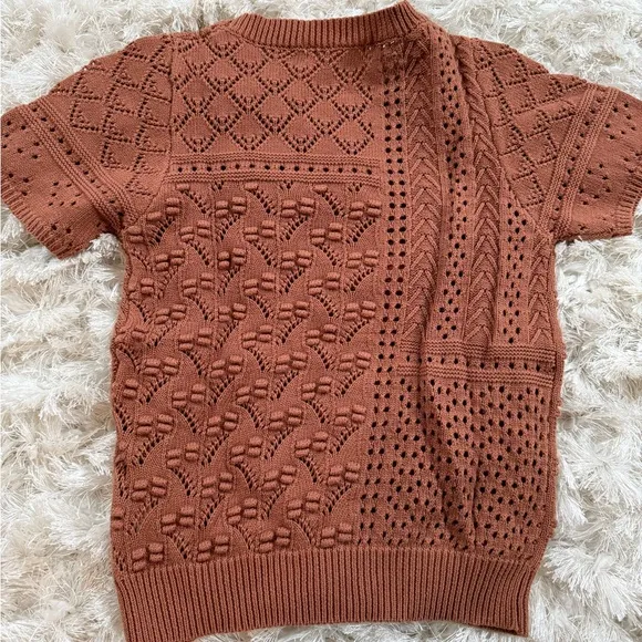 Heartloom short sleeve knit sweater.