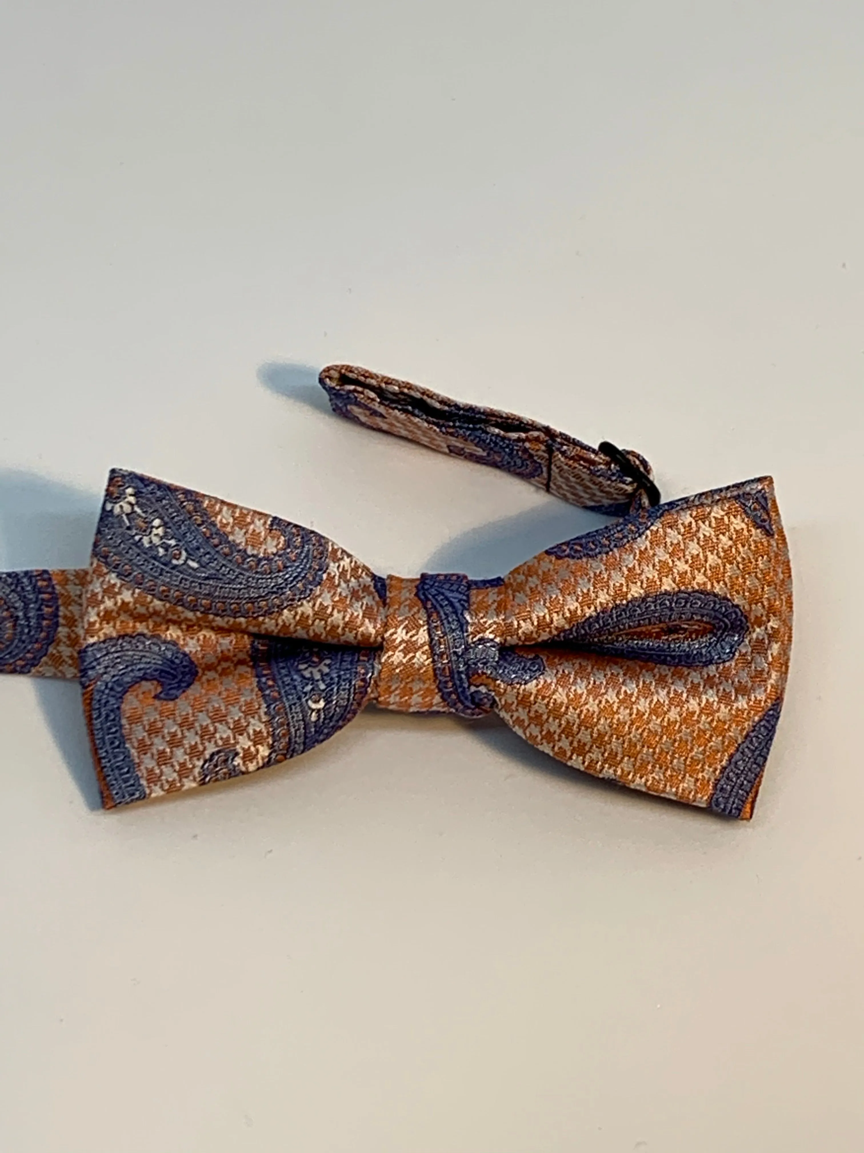 Isaac Mizrahi Bow Ties