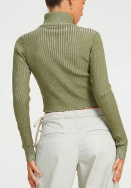 Long Sleeve Fitted Zip Up Sweater