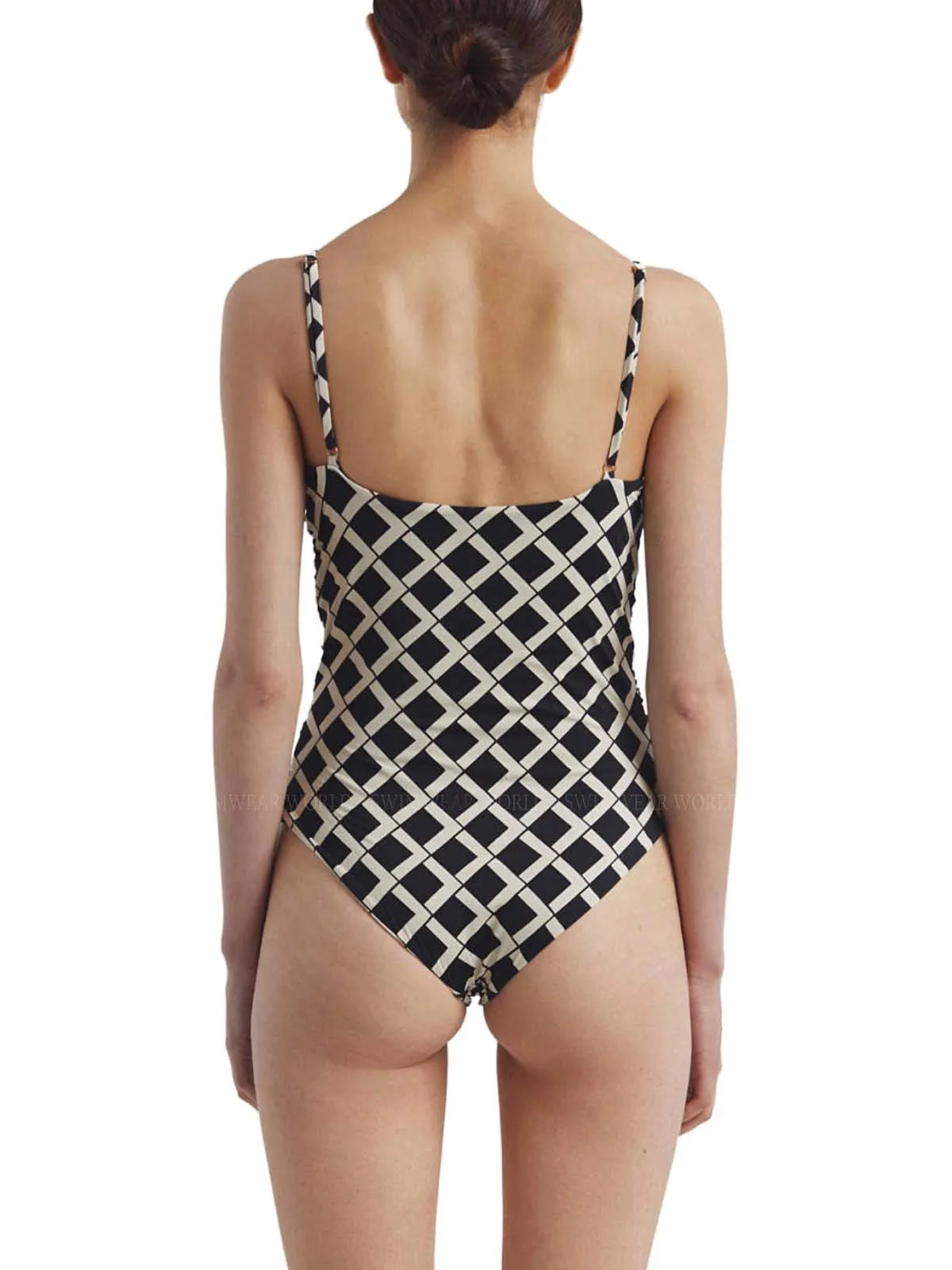 Manuela One Piece ::RET