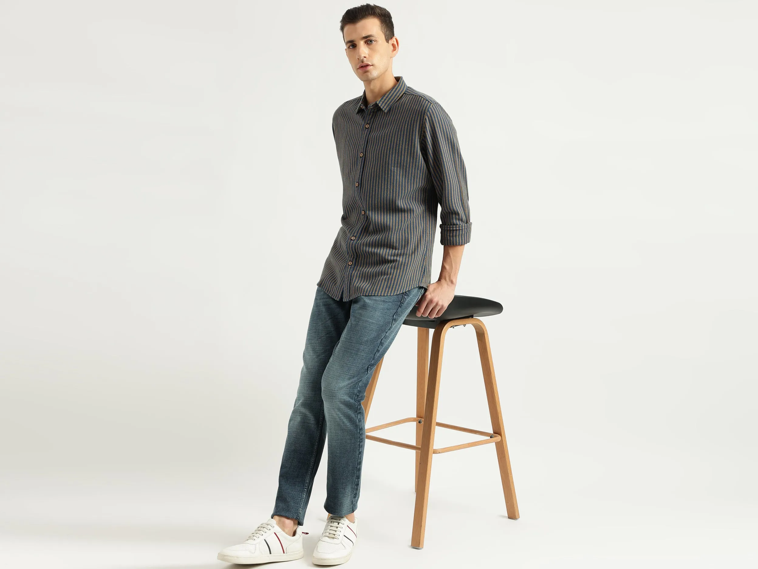 Men's Slim Fit Spread Collar Striped Shirts
