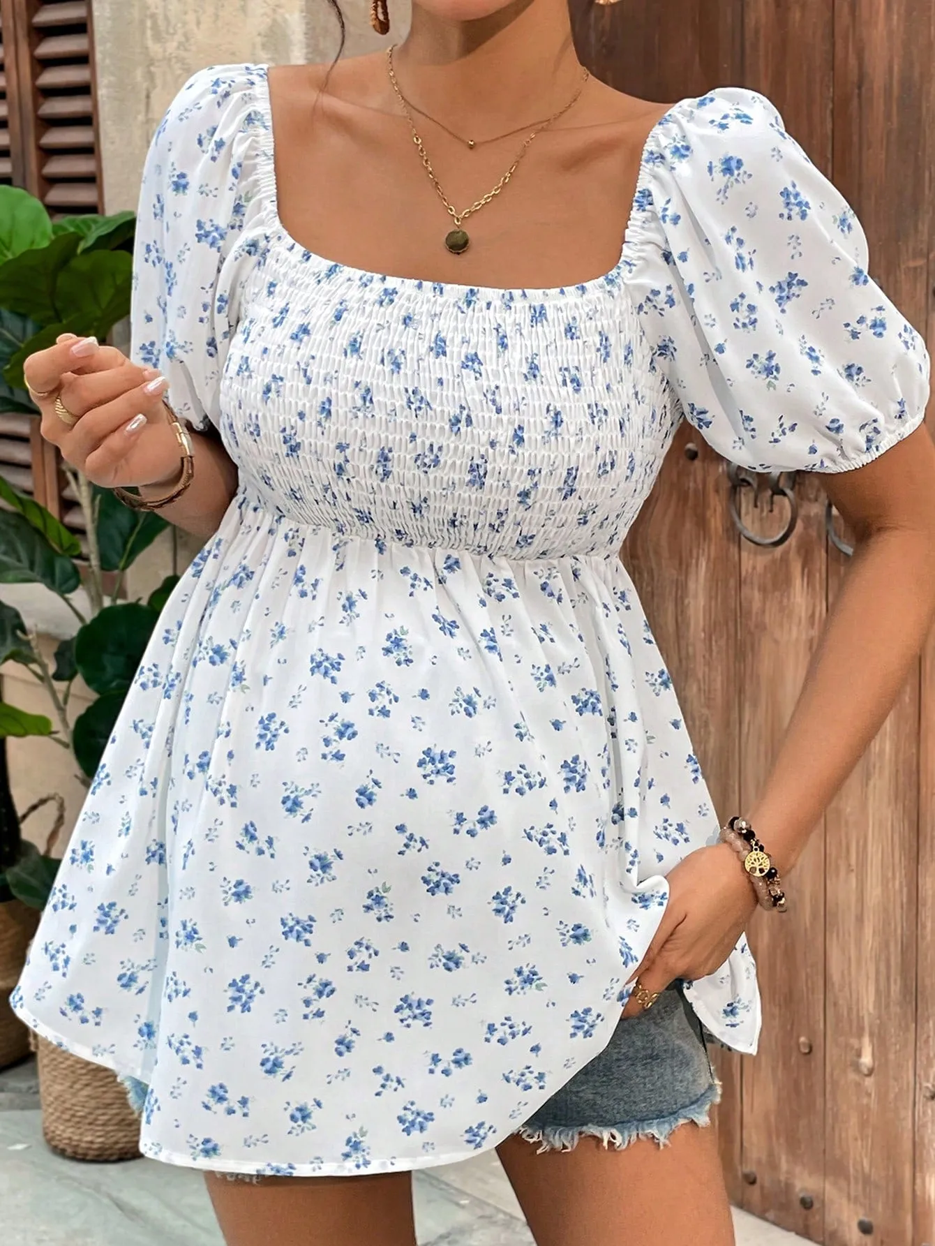 Parte superior fruncida boho con estampado floral