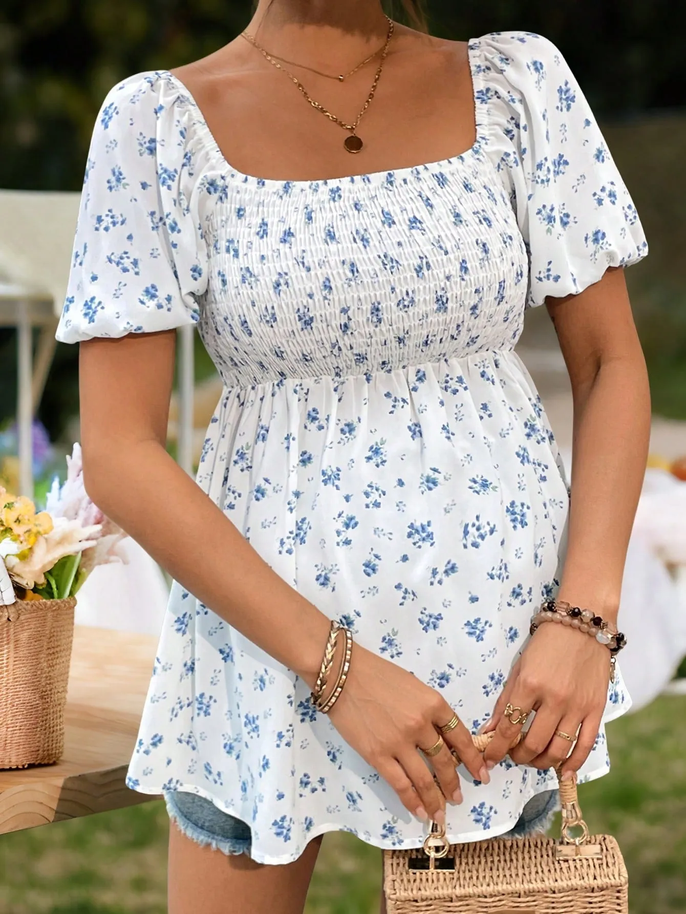 Parte superior fruncida boho con estampado floral