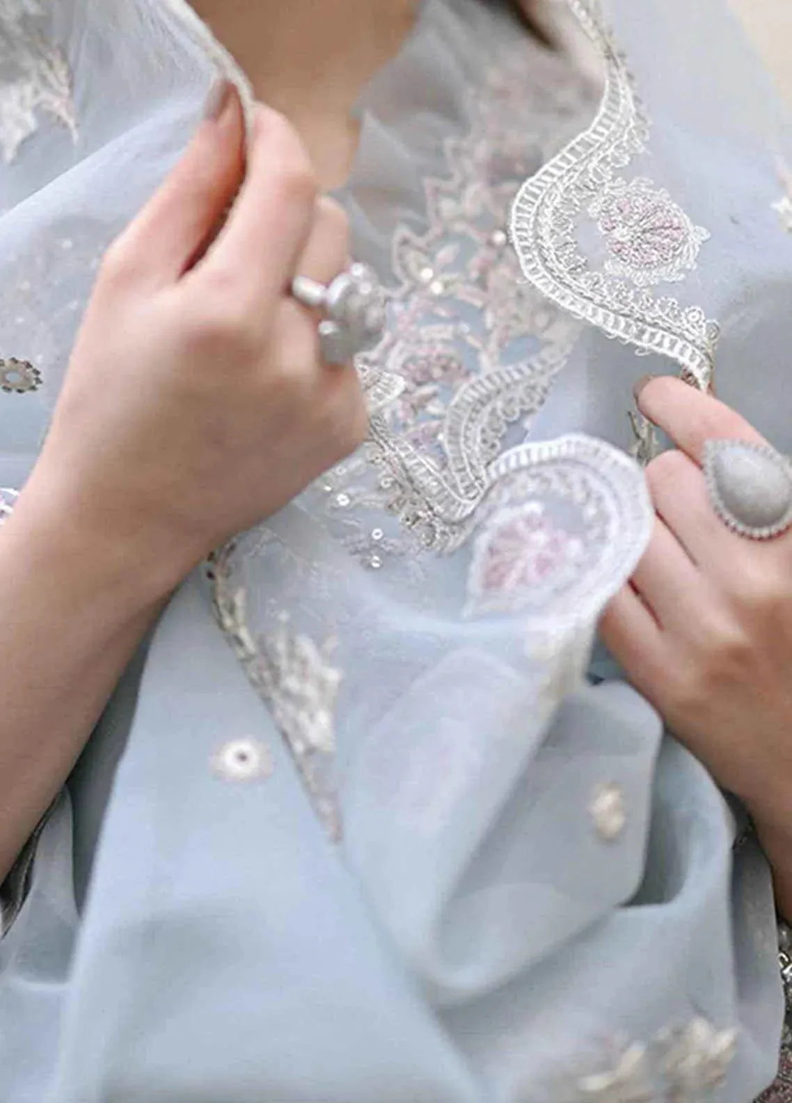QALAMKAR | LUXURY LAWN’23 | SP-04 AAIMA