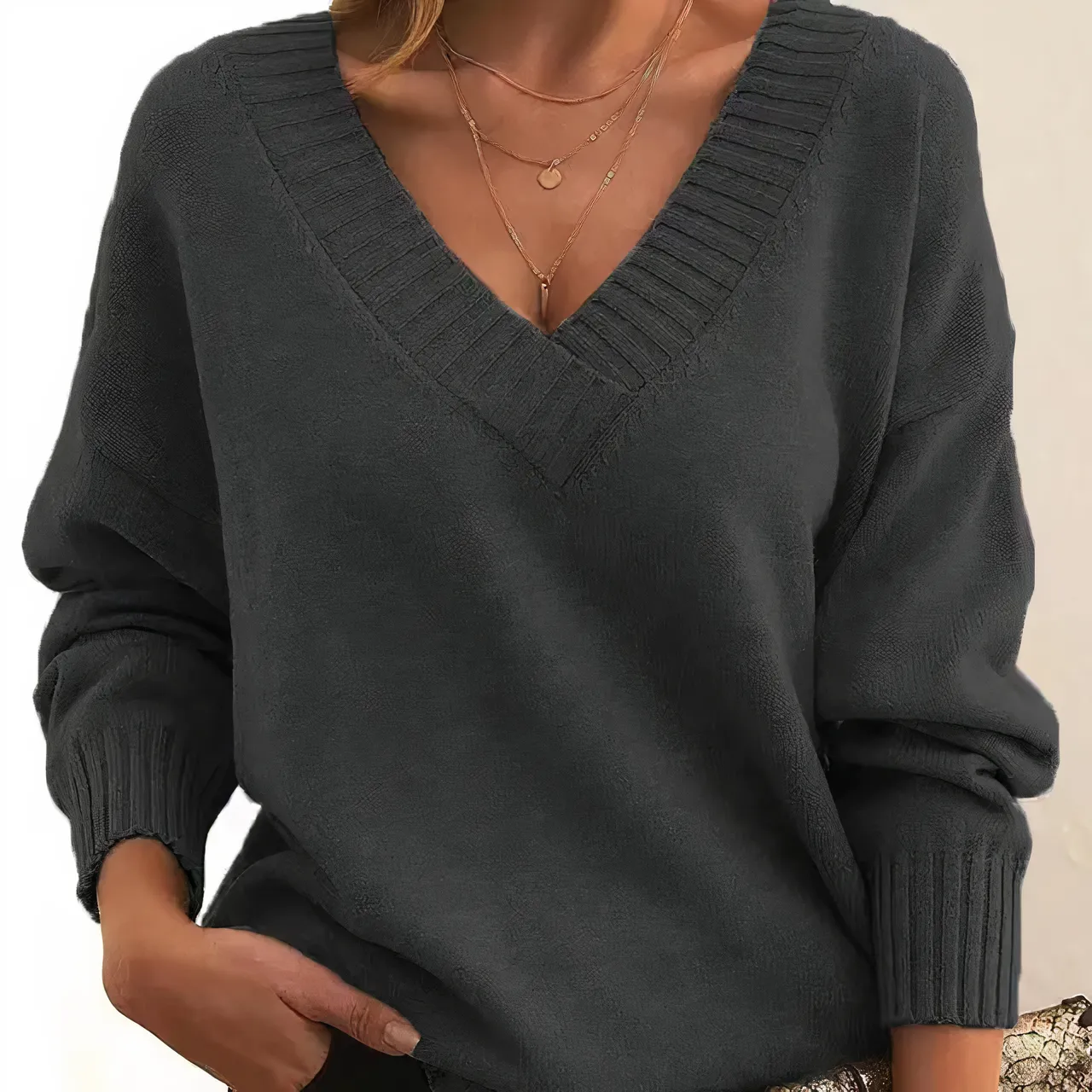 Rebeca® | V-neck knitted sweater