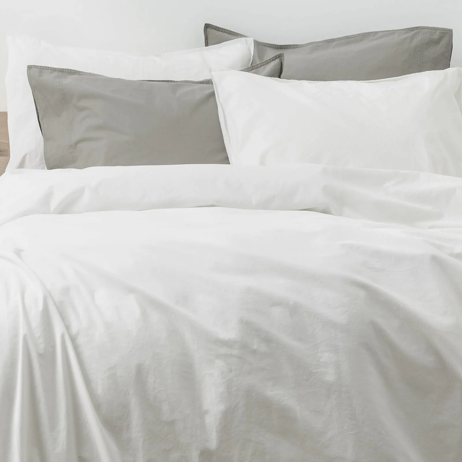 Renee Taylor Lorimer 300TC Stone washed Quilt Cover Set - White