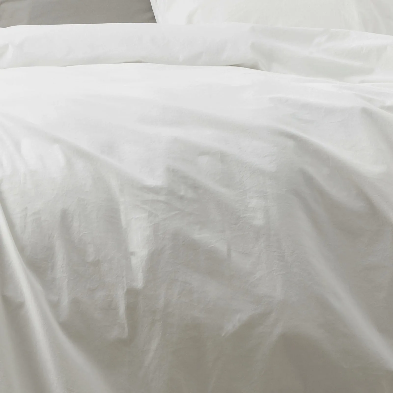Renee Taylor Lorimer 300TC Stone washed Quilt Cover Set - White