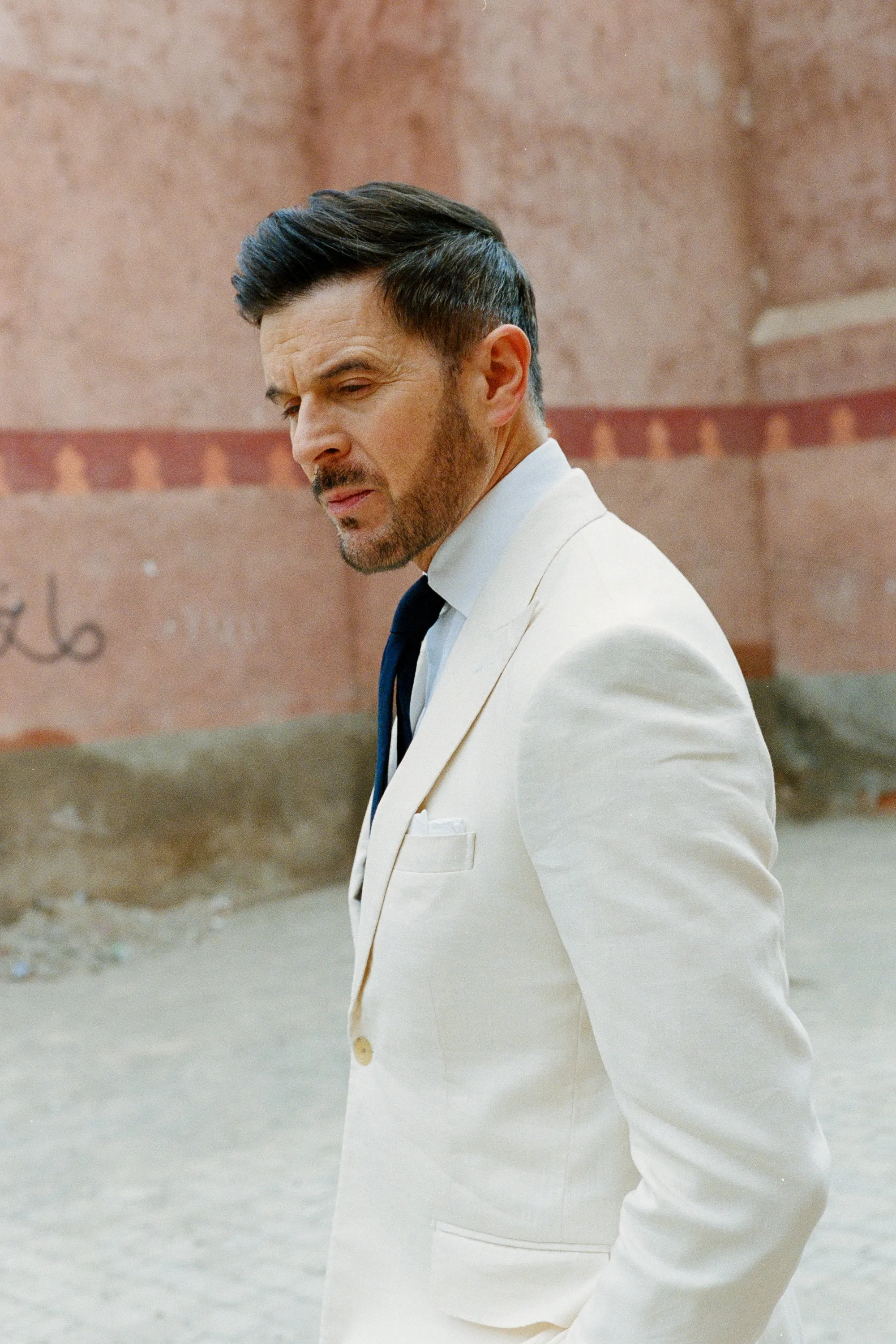 Single Breasted Peak Lapel Suit in Cream Wool Linen