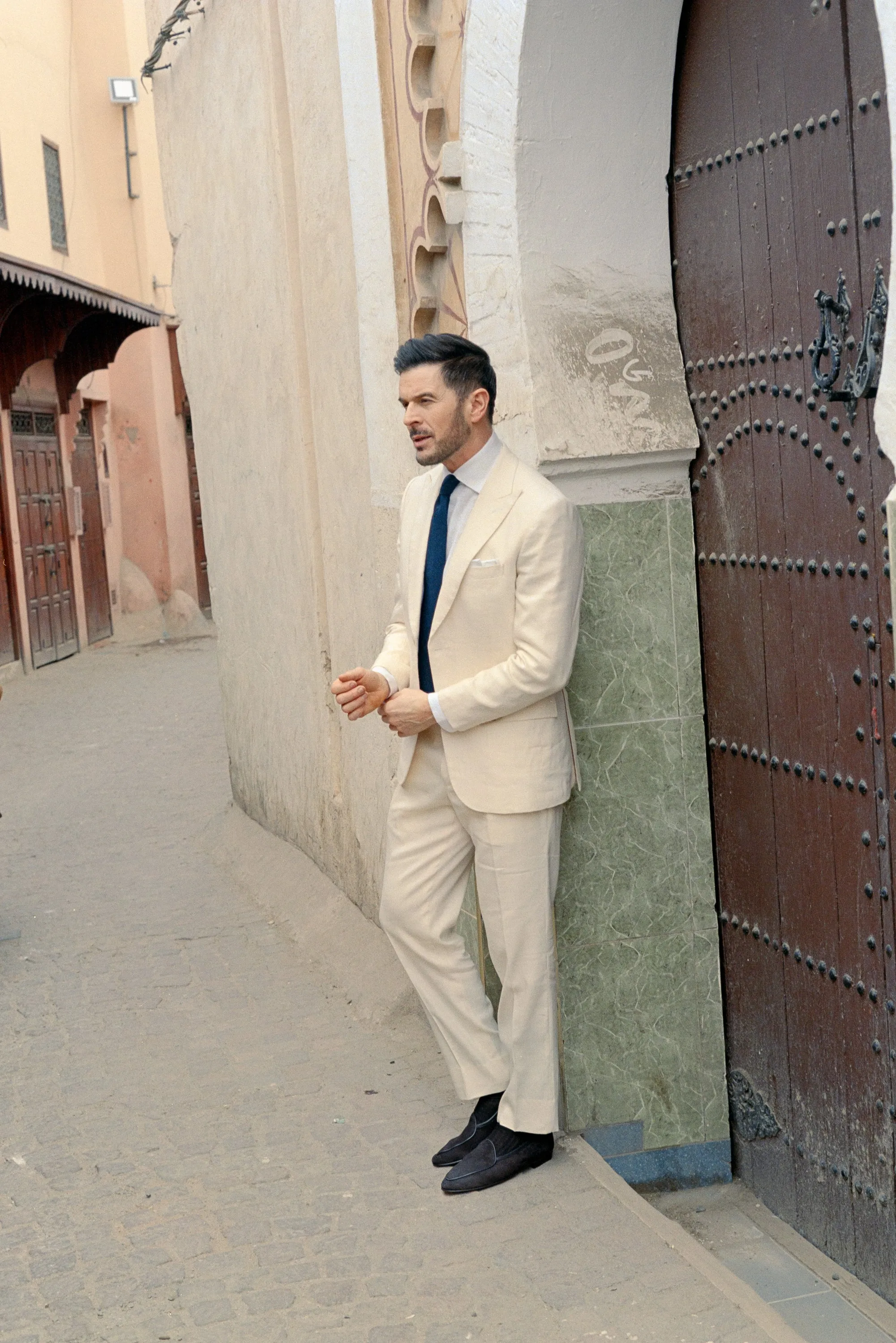 Single Breasted Peak Lapel Suit in Cream Wool Linen