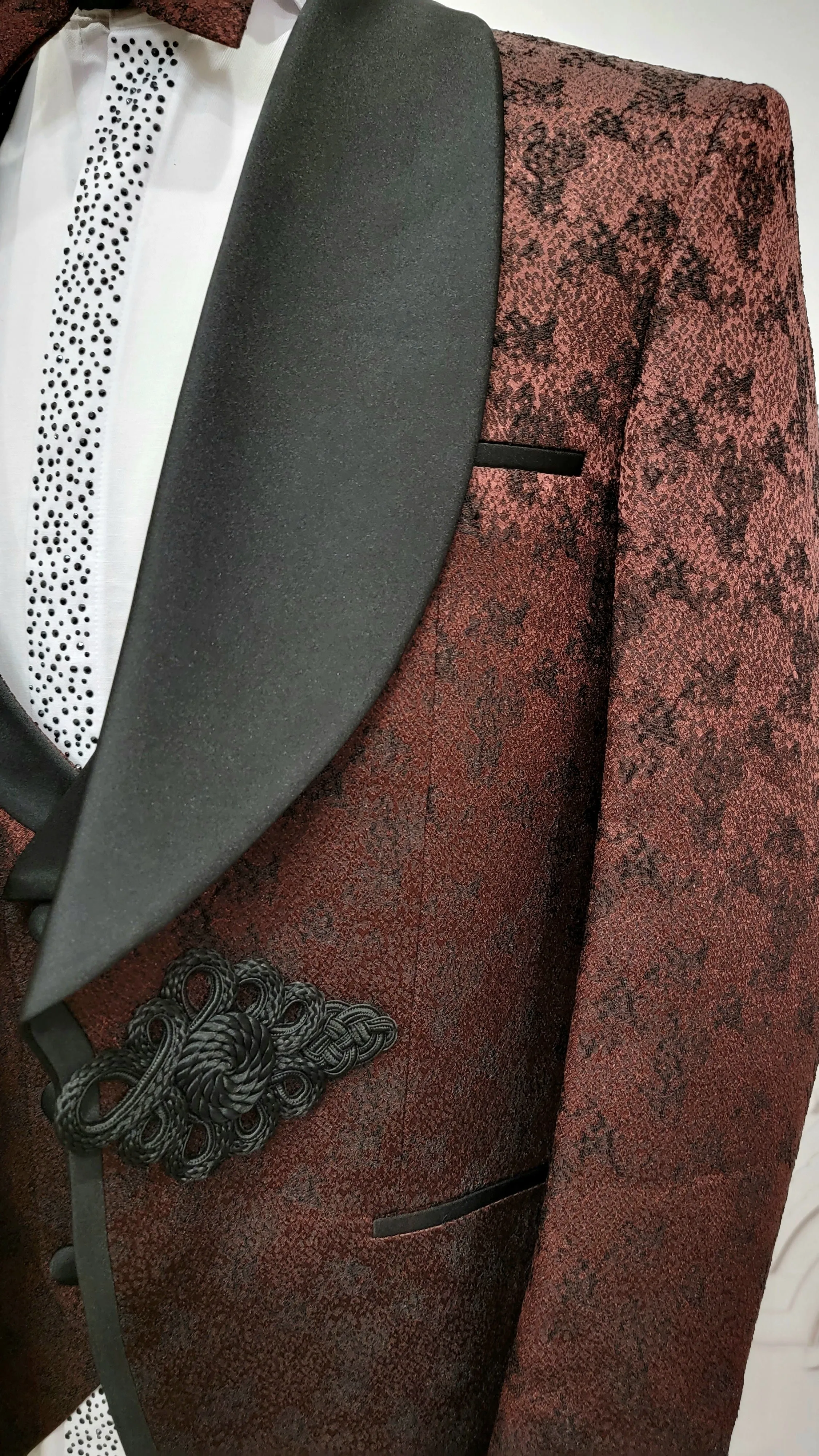 Three Pieces Tuxedo Suit with Contrasting Black Satin Lapel, matching bow tie and Black Pants