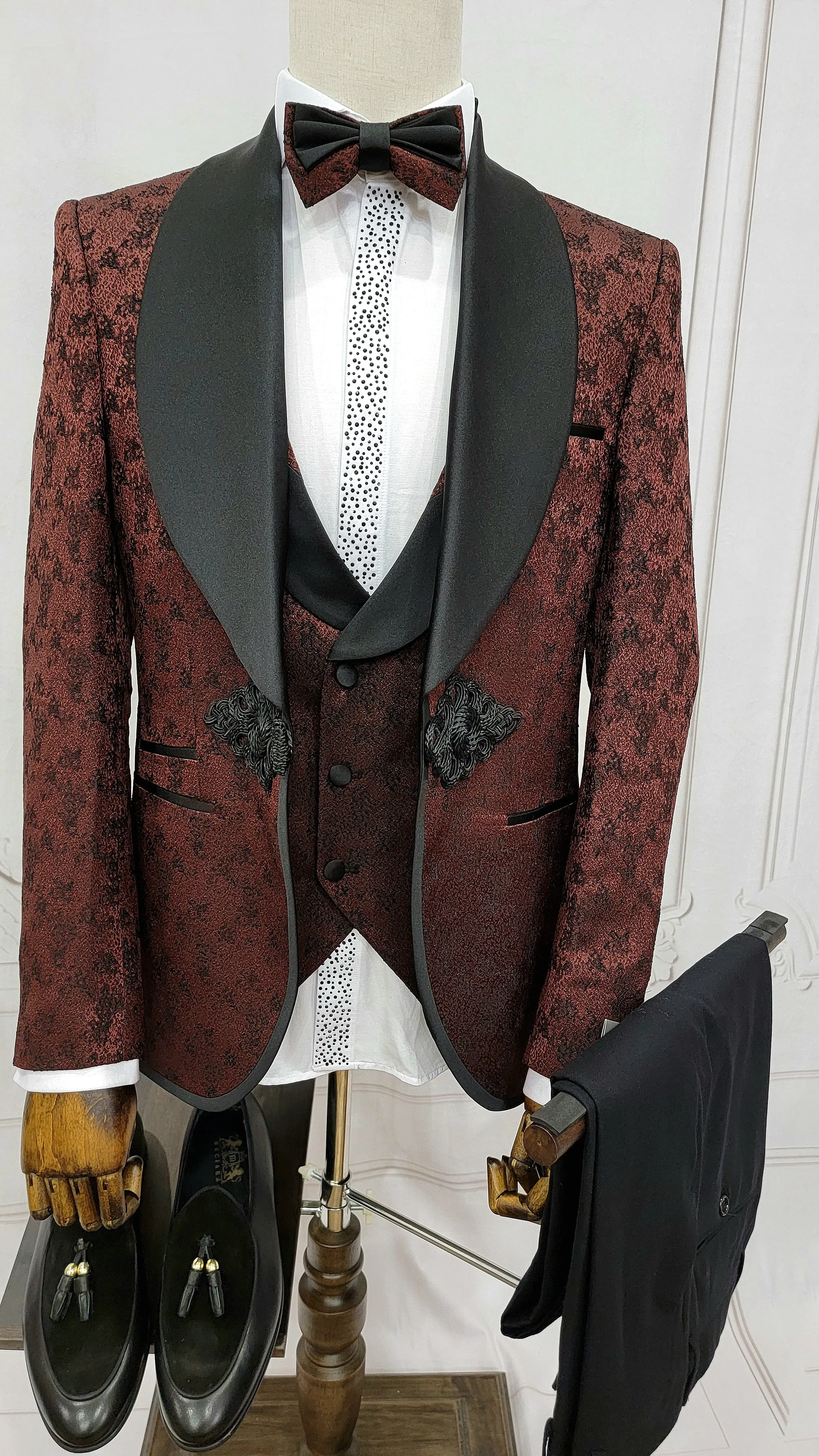 Three Pieces Tuxedo Suit with Contrasting Black Satin Lapel, matching bow tie and Black Pants