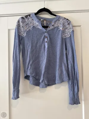 Top Long Sleeve By Free People In Blue, Size: M