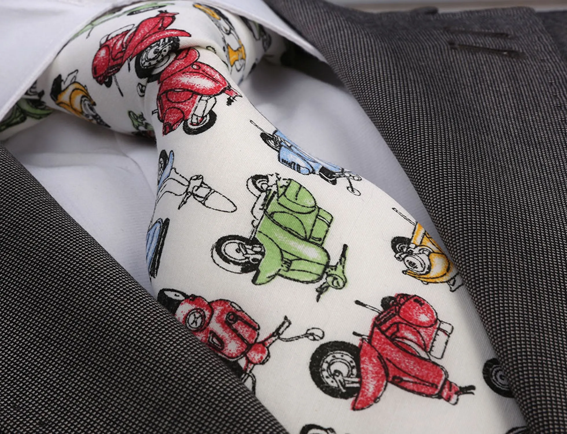 White Checkers Designer Silk Floral Necktie with Matching Cufflinks & Pocket Square Set for Men