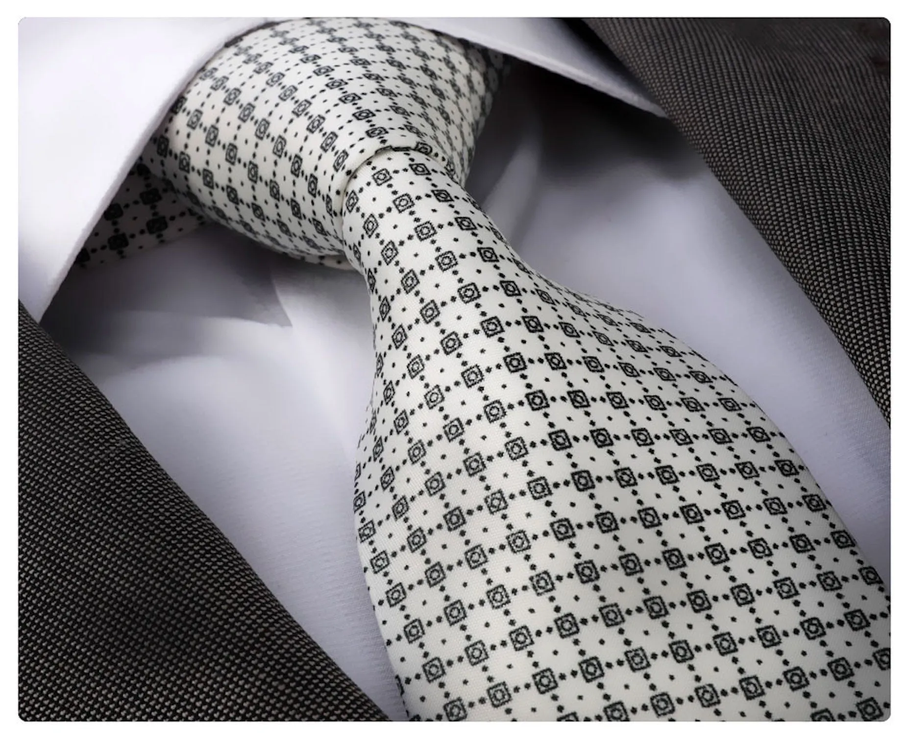 White Doted Checkers Designer Silk Floral Necktie with Matching Cufflinks & Pocket Square Set for Men