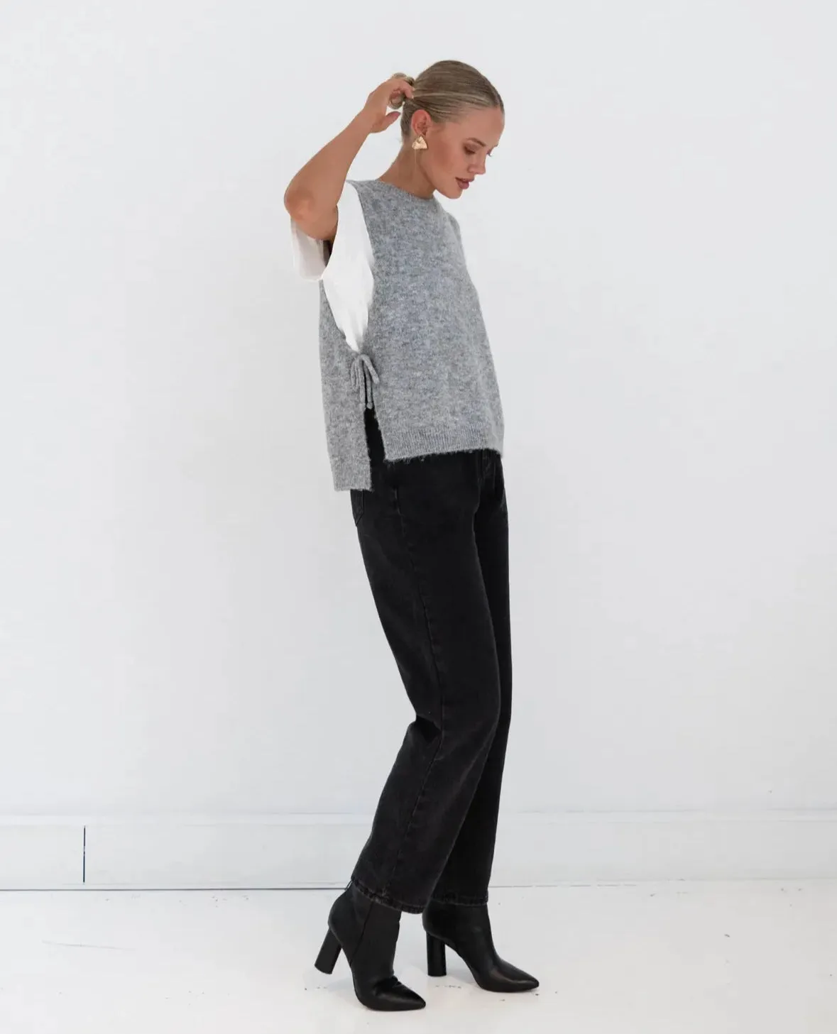 Wynter Knit Vest - Grey